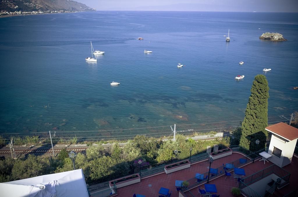 Hotel Bay Palace Taormina Bagian luar foto